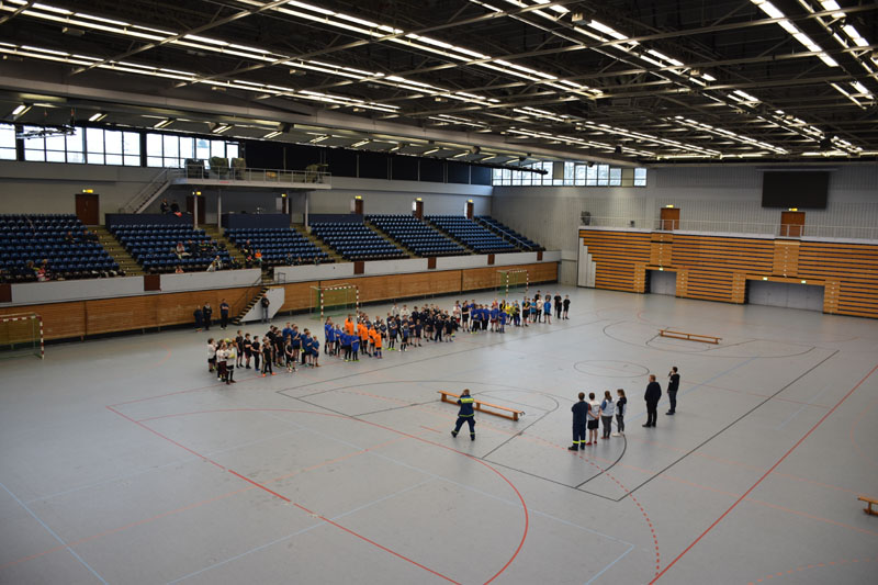 15 Mannschaften aus 13 Jugendgruppen traten in der Sporthalle Hamburg an.